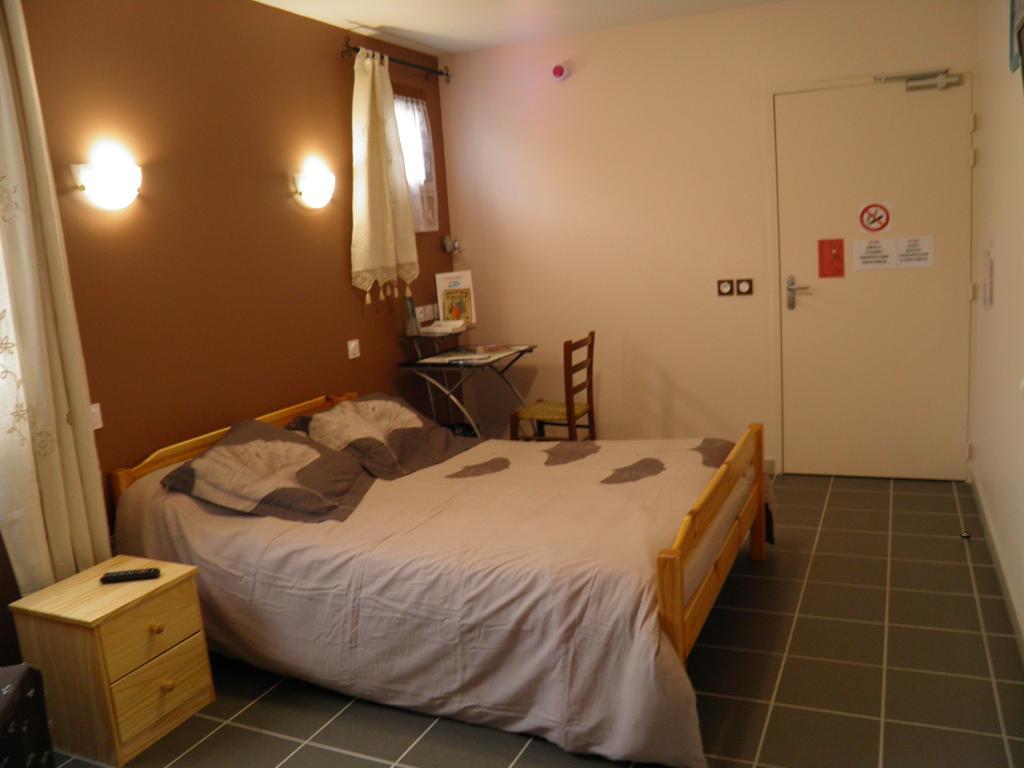 Auberge Des Pyrenees Sainte-Marie-de-Campan Værelse billede