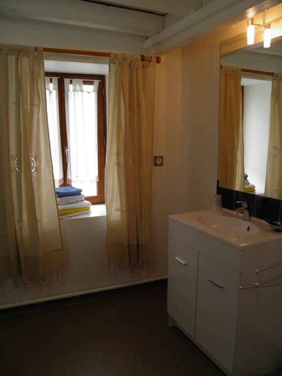 Auberge Des Pyrenees Sainte-Marie-de-Campan Værelse billede