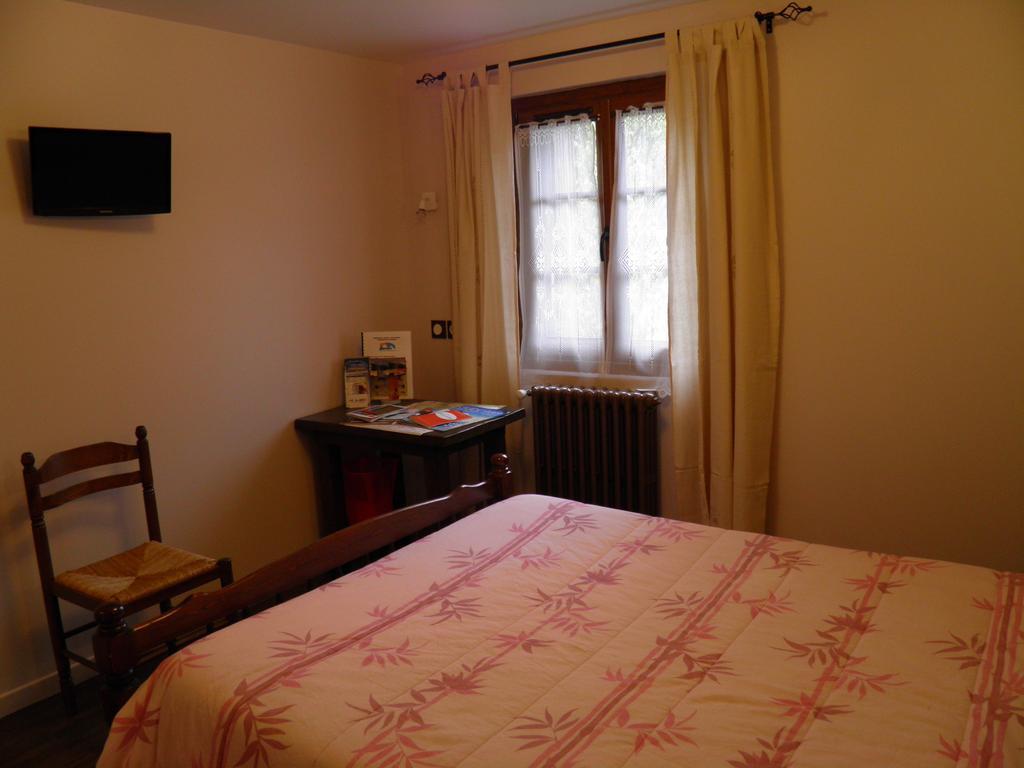 Auberge Des Pyrenees Sainte-Marie-de-Campan Værelse billede