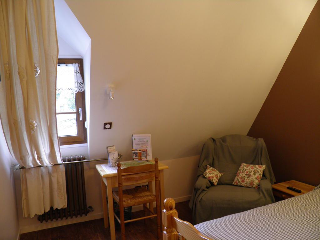 Auberge Des Pyrenees Sainte-Marie-de-Campan Værelse billede