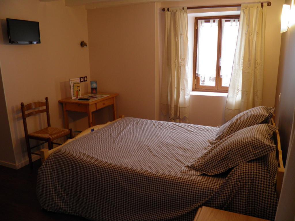 Auberge Des Pyrenees Sainte-Marie-de-Campan Værelse billede